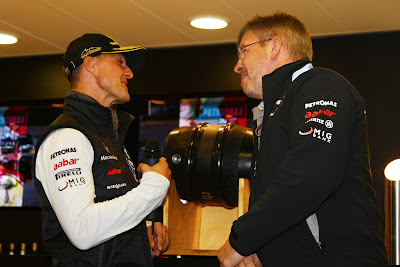 Михаэль Шумахер и Росс Браун на вечеринке на Гран-при Бельгии 2011
