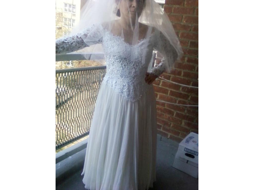 vera wang lace corset wedding