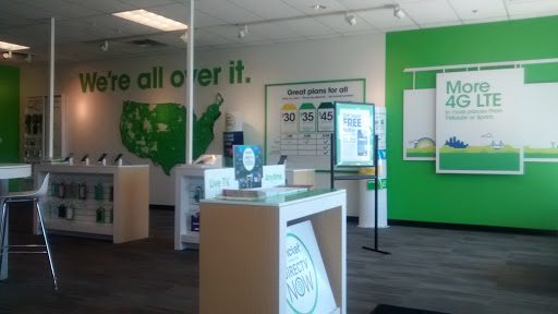 Cell Phone Store «Cricket Wireless Store», reviews and photos, 1537 N Lewis Ave, Waukegan, IL 60085, USA