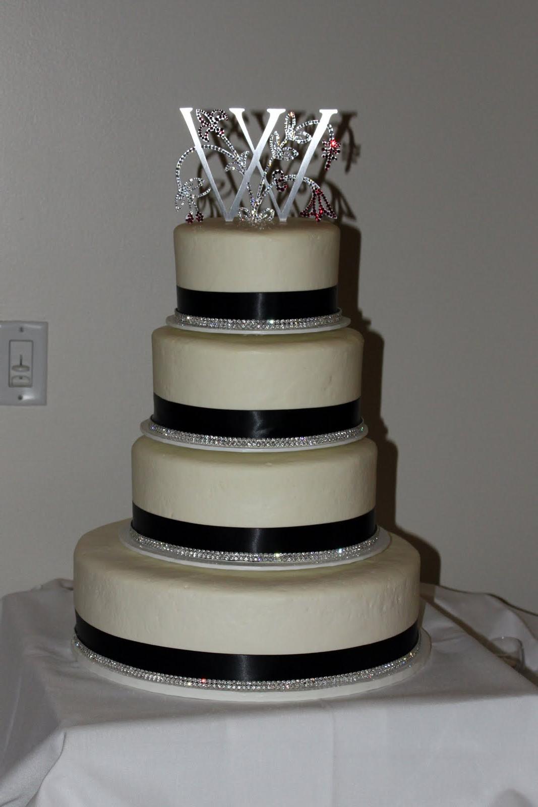 The cake had bling, people!
