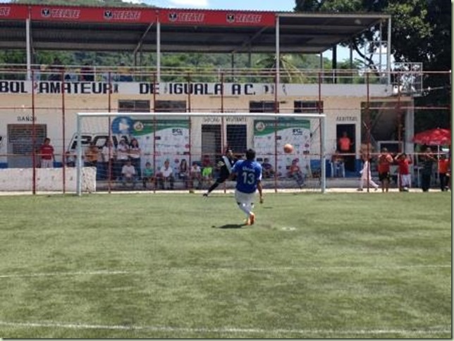 En tiros penales se definio al finalista de la tercera fuerza entre Geyser y Real Centenario