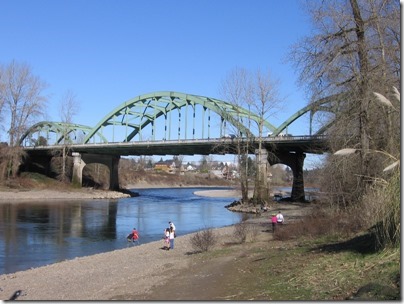 IMG_2400 Dr John McLoughlin Memorial Bridge from Clackamette Park in Oregon City, Oregon on February 20, 2010