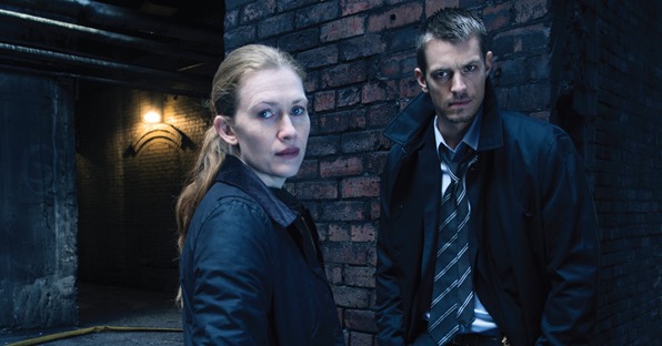 Sarah Linden (Mireille Enos) and Stephen Holder (Joel Kinnaman) - The Killing _ Season 3 _ Gallery - Photo Credit: Frank Ockenfels 3/AMC