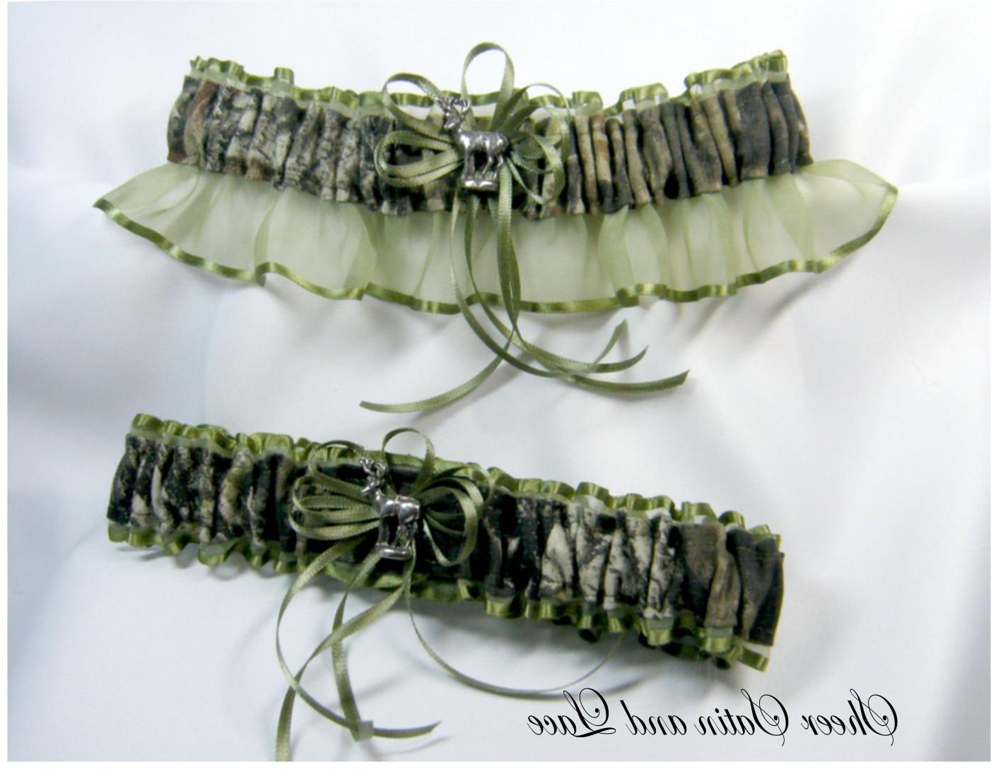 This new camouflage garter set