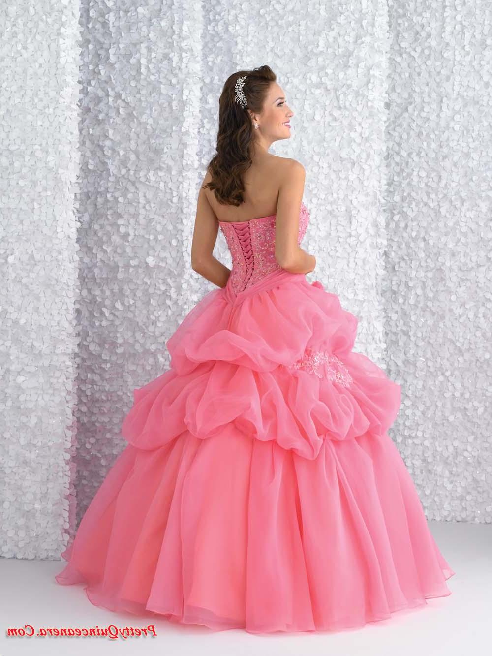 Strapless gown with a lace