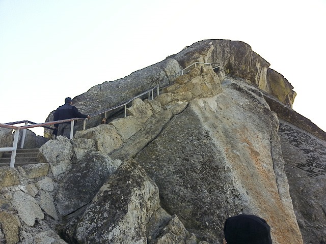 [Sequoia-NP-Climbing-Moro-Rock_193.jpg]