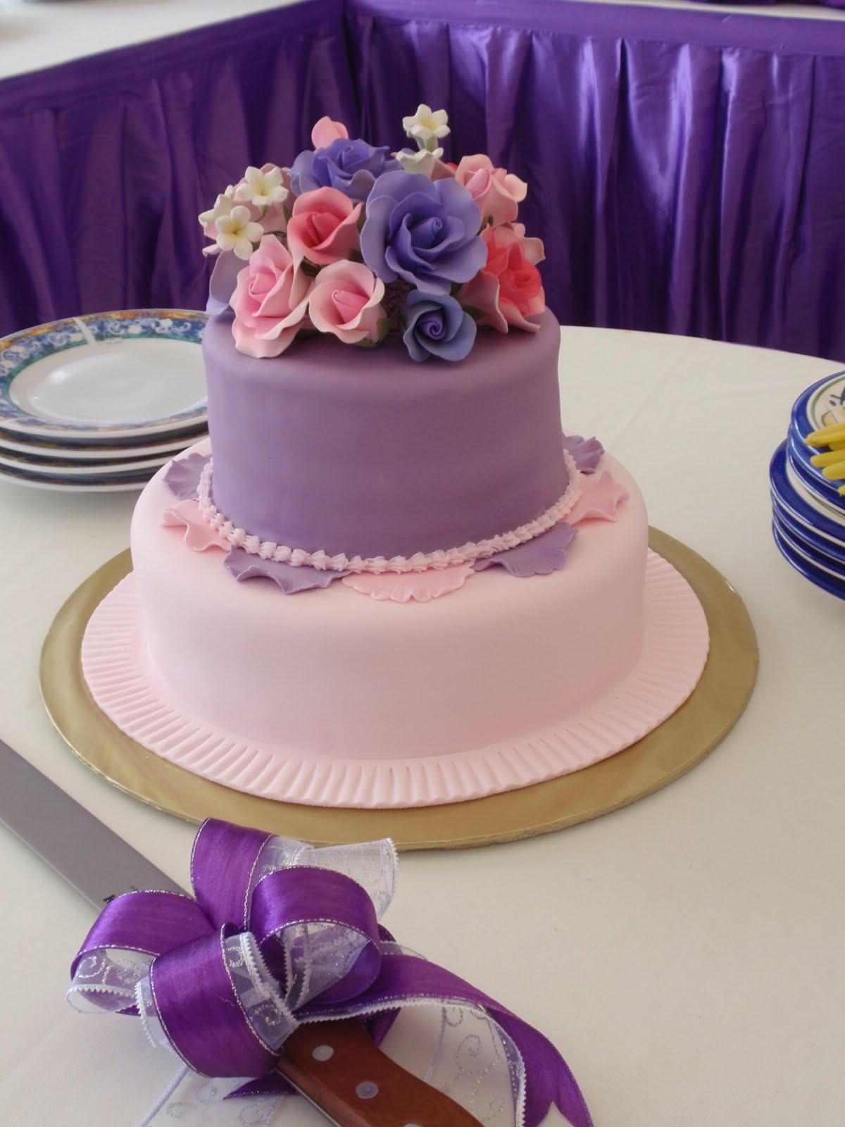 2 tier stacked fondant wedding