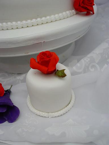 mini cakes, styles of bridal