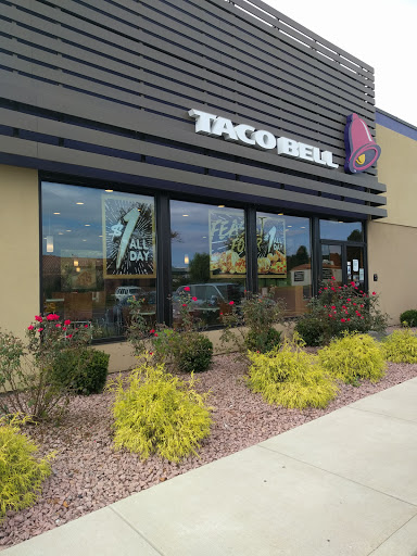 Mexican Restaurant «Taco Bell», reviews and photos, 83 Hilltop Village Center Dr, Eureka, MO 63025, USA