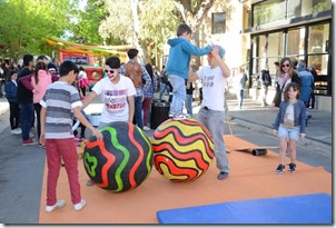 Talleres de circo, batucada, inflables y pintura artística fueron algunos de los espacios abiertos de Arte Joven