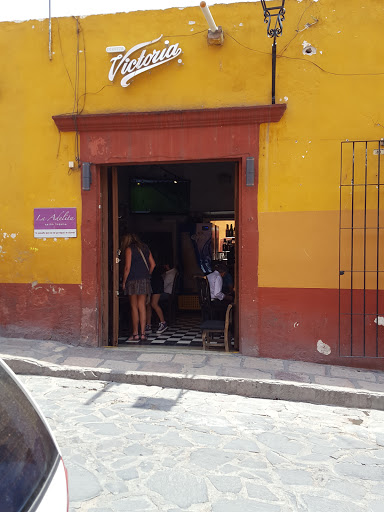 La Adelita, Umarán 32, Centro, Zona Centro, 37700 San Miguel de Allende, Gto., México, Pub | GTO