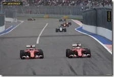 Le due Ferrari in lotta a Sochi