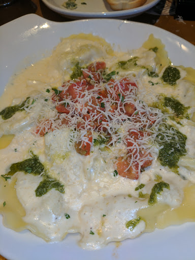 Italian Restaurant «Olive Garden», reviews and photos, 3515 Constitution Blvd, West Valley City, UT 84119, USA