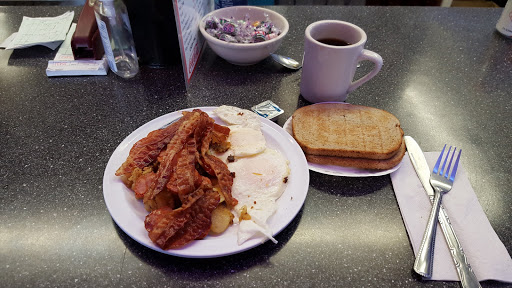 Traditional American Restaurant «Handy Lunch», reviews and photos, 462 Thames St, Newport, RI 02840, USA