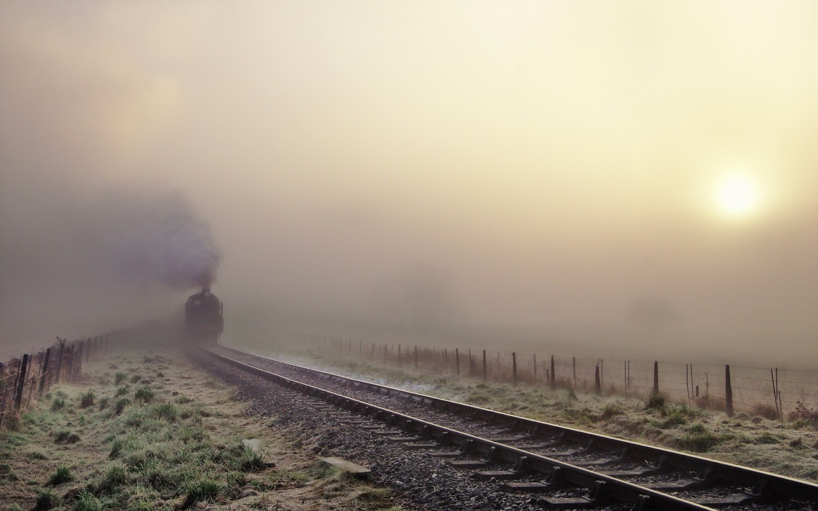 [Steam-train-in-the-fog%255B2%255D.jpg]