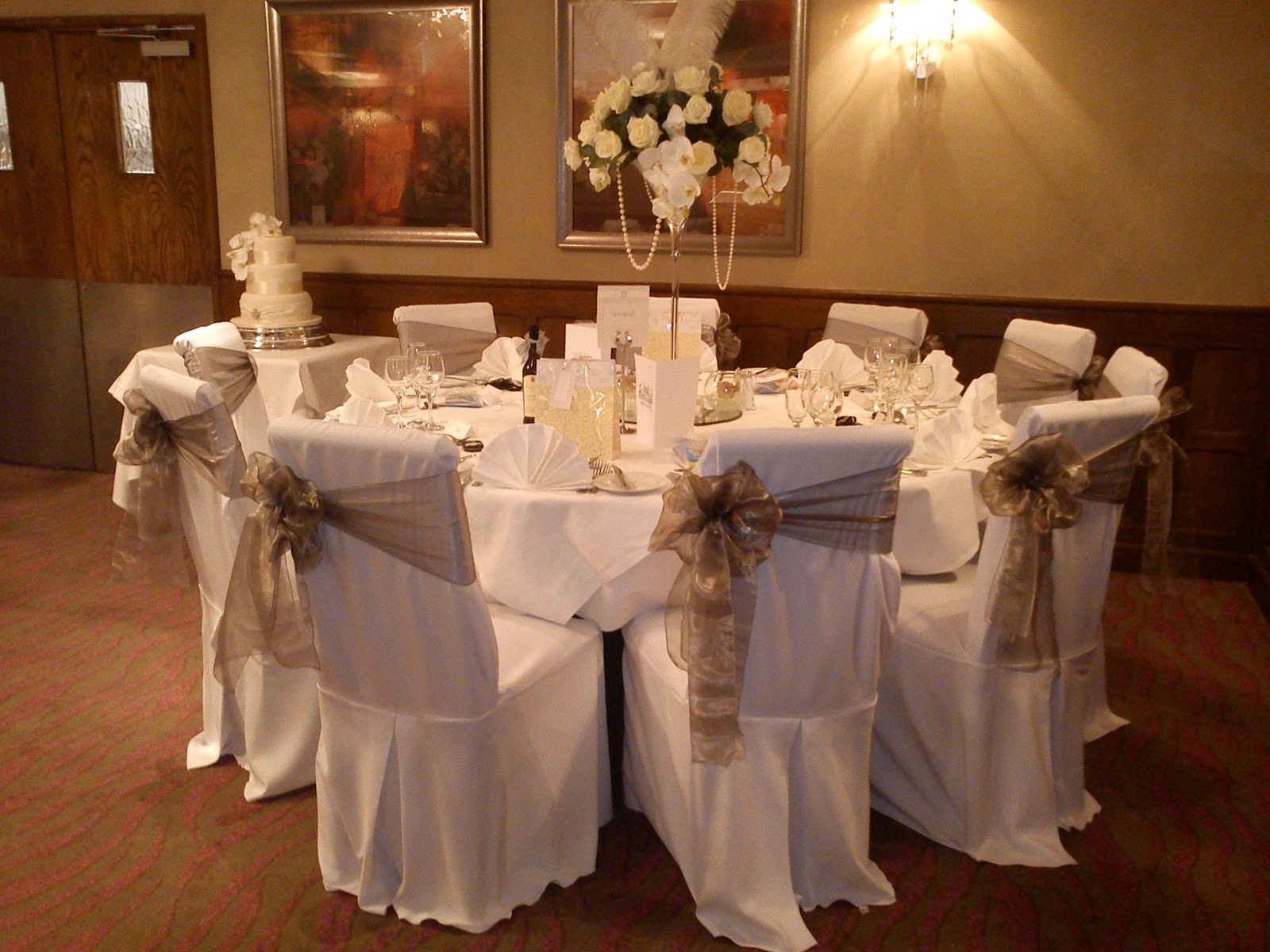 silver wedding table with