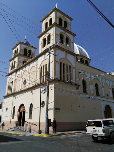 Parroquia de San José, Miguel Hidalgo Oriente 114, Cuauhtemoc, 61506 Zitácuaro, Mich., México, Institución religiosa | MICH