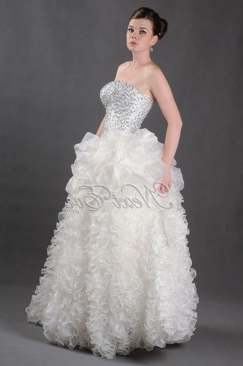 Amazing Strapless Wedding Gown With Ruffles