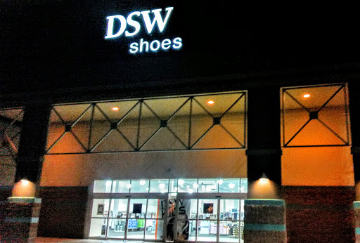 Shoe Store «DSW Designer Shoe Warehouse», reviews and photos, 7555 W Bell Rd, Peoria, AZ 85382, USA