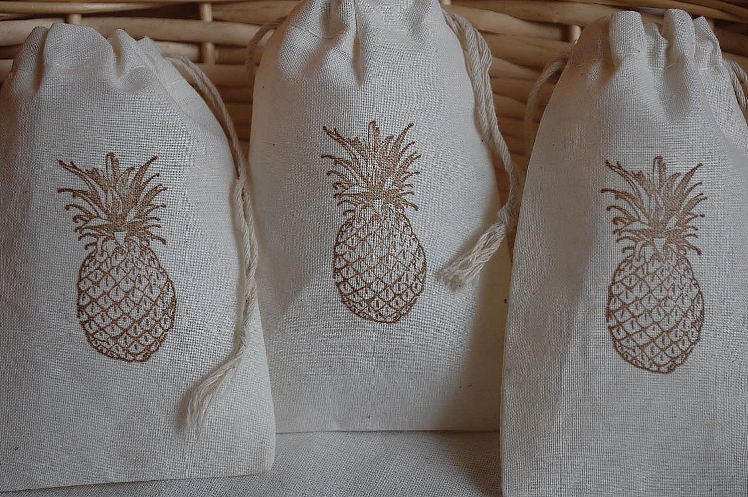 10 Wedding Favor Bags - Vintage Pineapple Cotton Gift Bags with Drawstrings