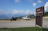 Im Kurvenrausch auf den Seren del Grappa und weiter auf den Monte Grappa (1745m).