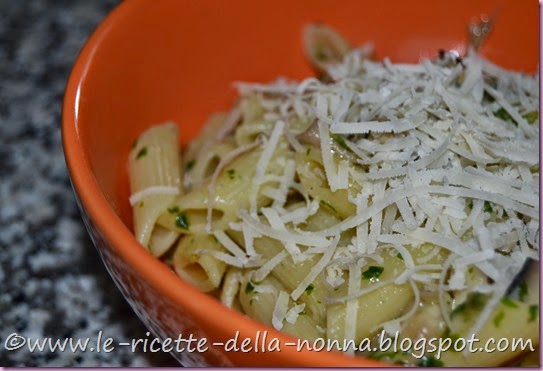 Penne ai funghi champignon, prezzemolo fresco e grana (9)