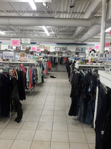 Thrift Store «Goodwill Industries of Greater Nebraska Retail Store/Donation Center», reviews and photos, 3906 4th Ave, Kearney, NE 68845, USA