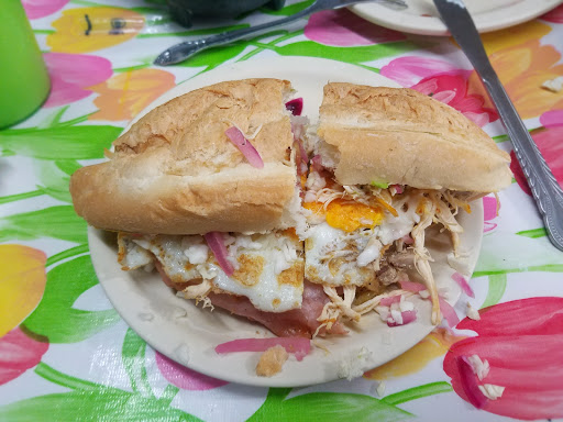 Loncheria Los Arcos, Calle 12 7501, Pisté, Yuc., México, Restaurante de comida para llevar | YUC