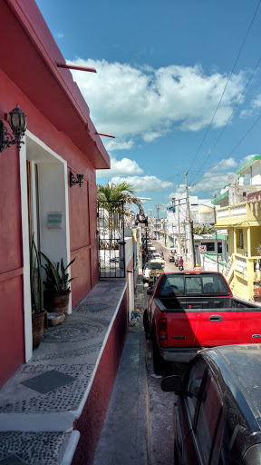 Red Buddha Yoga & Wellness, Av Juárez 22, Aeropuerto, Isla Mujeres, Q.R., México, Centro de yoga | QROO