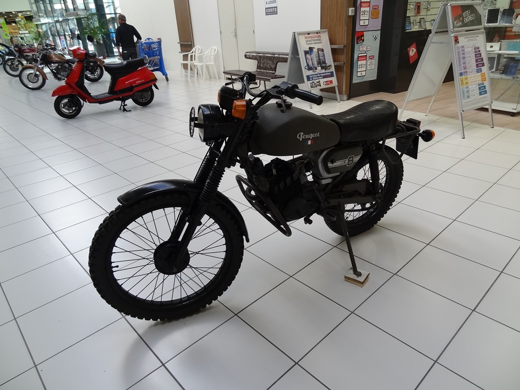 [2015.09.26-016%2520moto%2520Peugeot%255B4%255D.jpg]