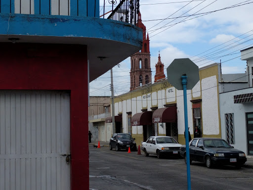 Hotel Casa Grande, Díaz Mirón 24, Centro, 38400 Valle de Santiago, Gto., México, Alojamiento en interiores | GTO