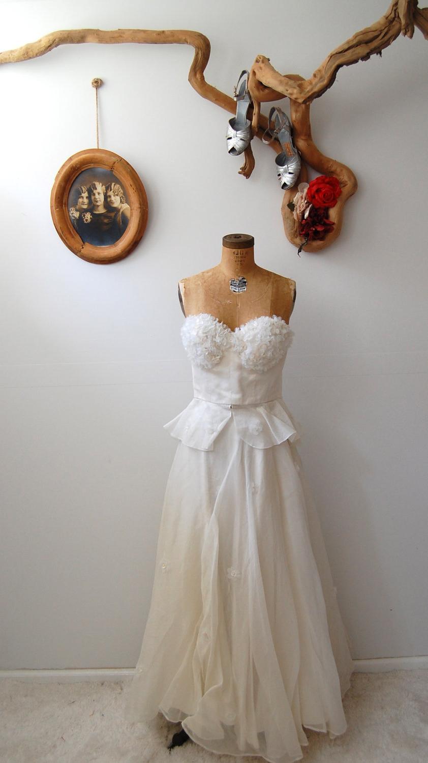 Vintage 1960s Wedding Dress