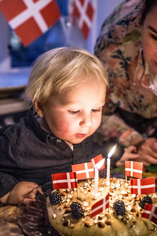 Chokoladelagkage med karamelglasur - Mikkel Bækgaards Madblog-4.jpg