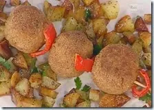 Spiedini di polpette di pollo e zucchine con patate spadellate