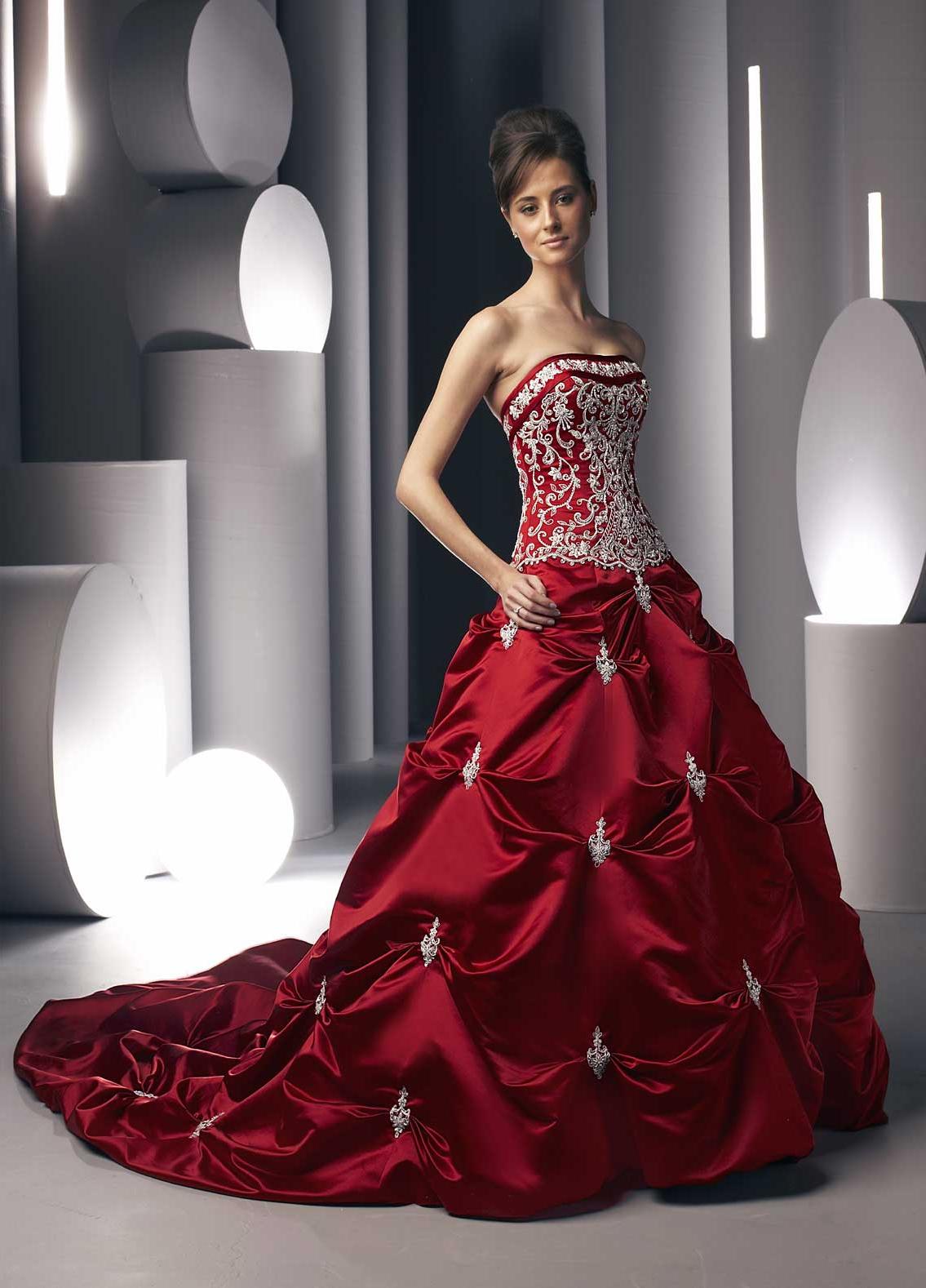 Satin A Line Chapel Train Sleeveless Strapless Red Wedding Dress Wdd0014