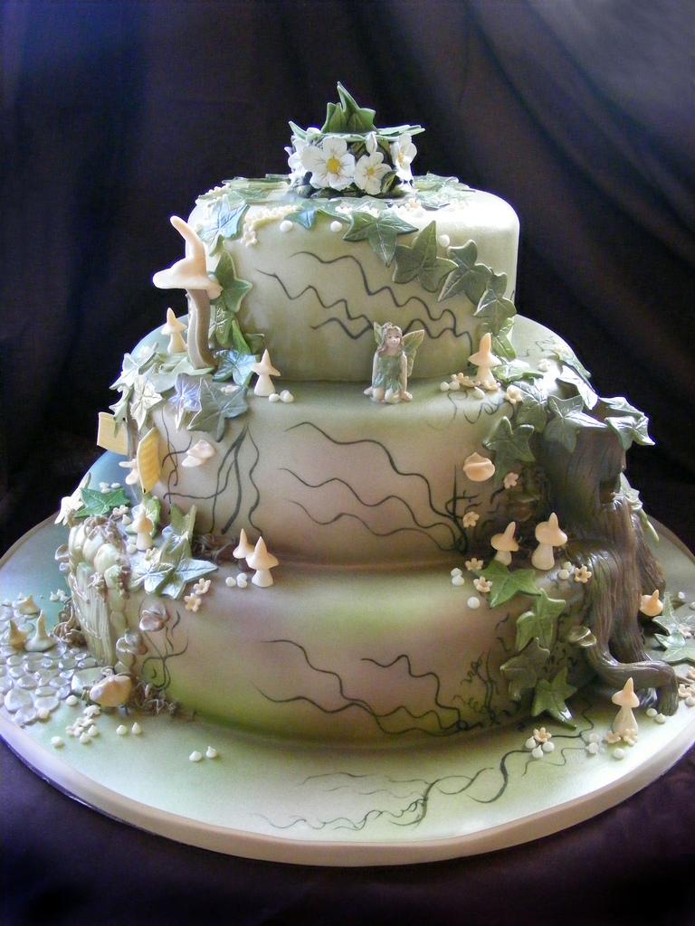 Faerie wedding cake. go back