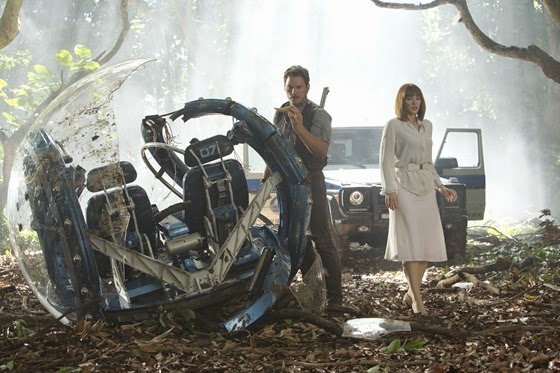 Chris Pratt is Owen Grady and Bryce Dallas Howard is Claire Dearing in Jurassic World