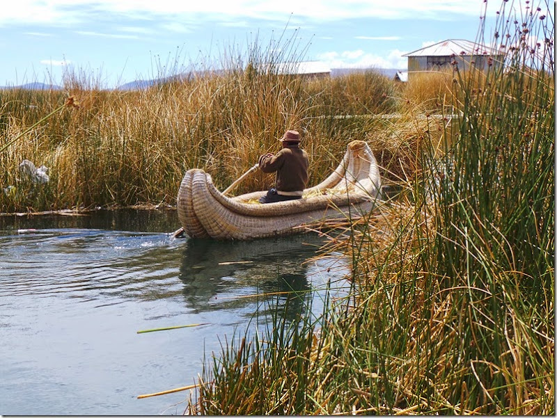 Ilhas Flutuantes Uros Peru (2) Barco Totora