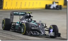 Nico Rosberg nelle prove libere del gran premio di Singapore 2015