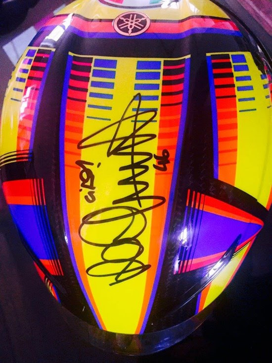 casco-valentino-rossi-1caffe-1.jpg