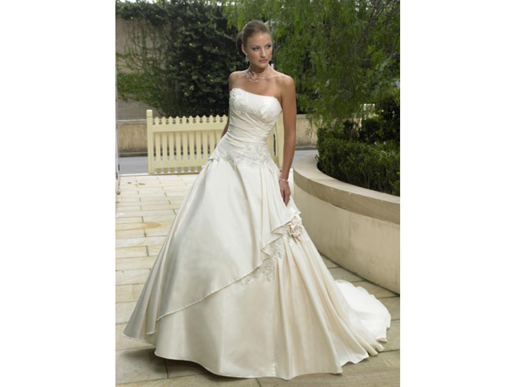 4   Sample Wedding Dresses