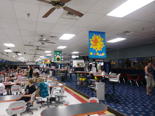 Bowling Supply Shop «Fiesta Lanes Bowling Center», reviews and photos, 1202 Huisache Ave, New Braunfels, TX 78130, USA