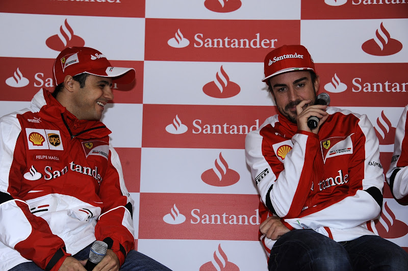 Фелипе Масса и Фернандо Алонсо на пресс-конференции Santander 4 марта 2013