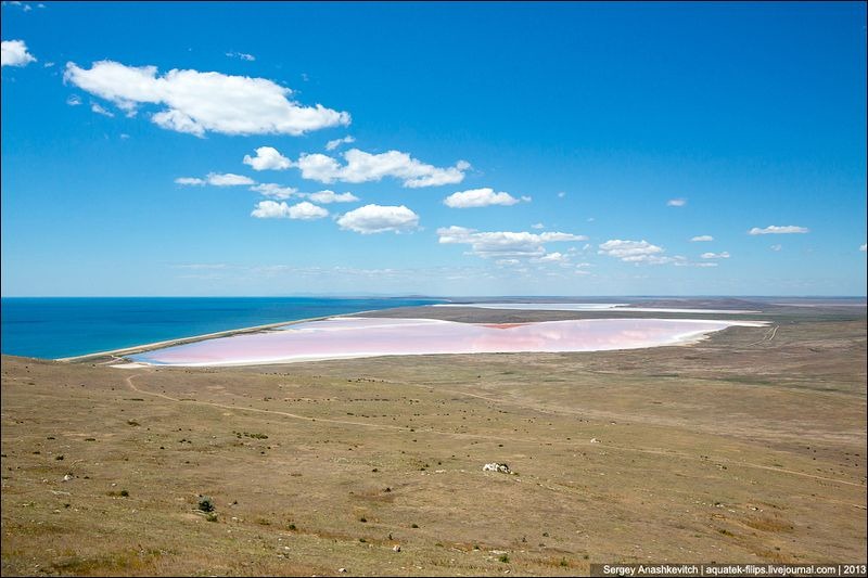 Hồ nước mặn có màu đỏ như máu Koyashskoye-salt-lake-8%25255B5%25255D