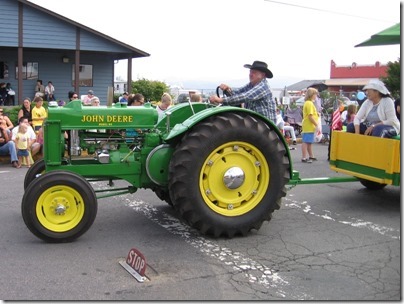 IMG_8120 1936-1938 John Deere BO presented by the Columbia River 2-Cylinder Club of Kelso, Washington in the Rainier Days in the Park Parade on July 11, 2009