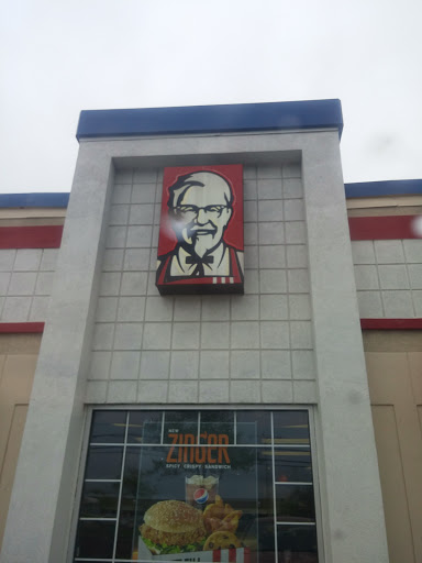 Fast Food Restaurant «KFC», reviews and photos, 1387 W Main Rd, Middletown, RI 02842, USA
