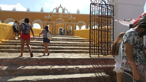 Capilla De San Idelfonso, 97540, Calle 24 293, San Idelfonso, Izamal, Yuc., México, Institución religiosa | YUC