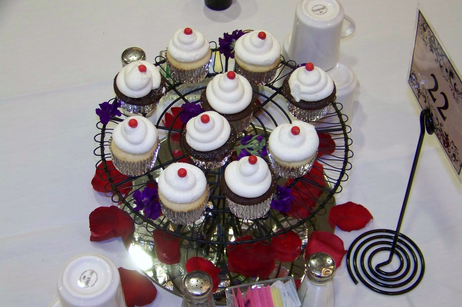 cupcake centerpieces for