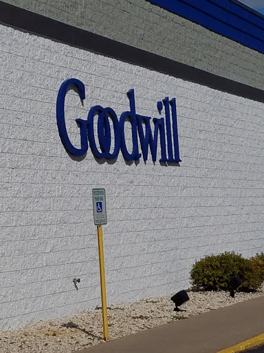 Thrift Store «Oshkosh Goodwill Retail Store & Training Center», reviews and photos