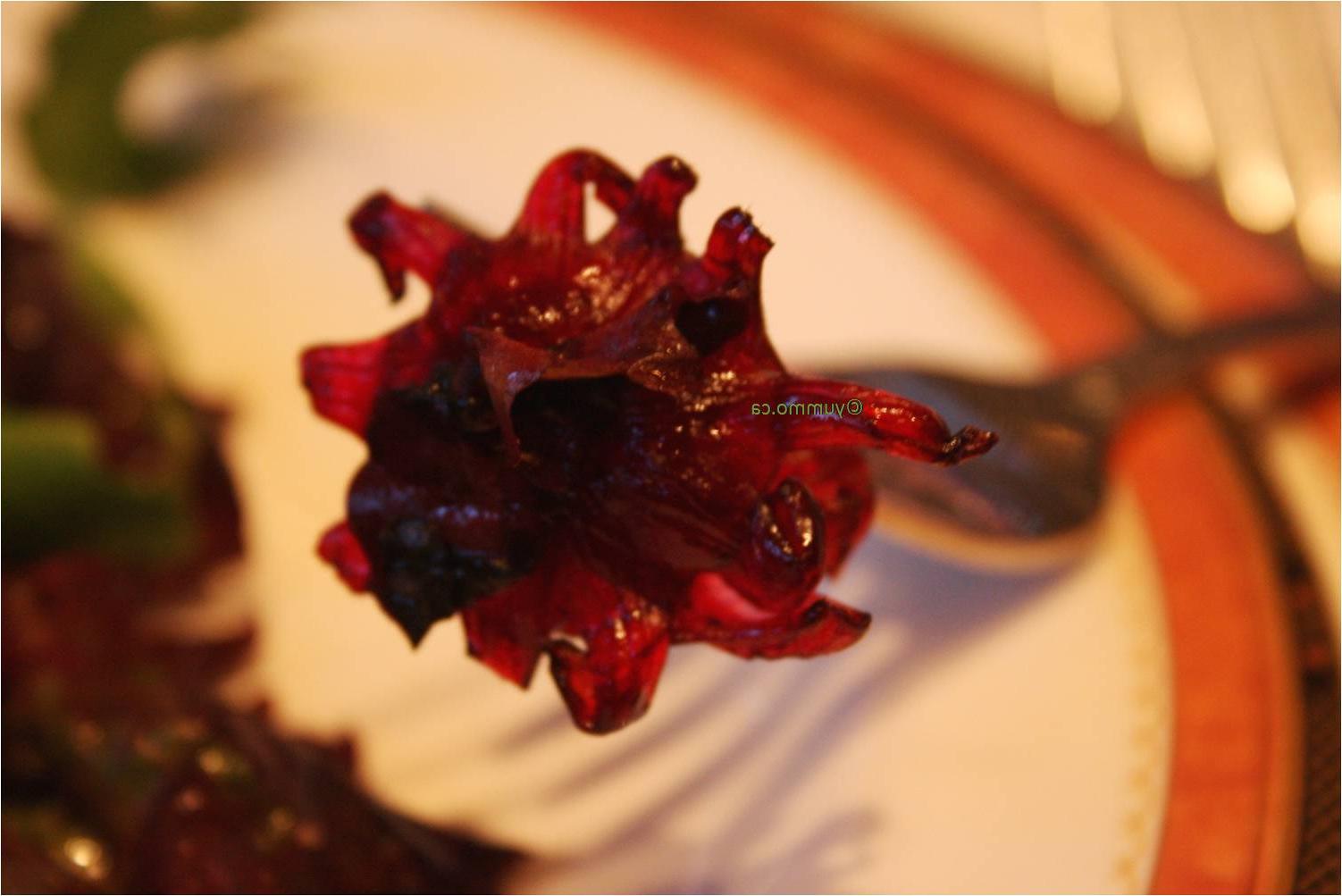 hibiscus wedding table decor